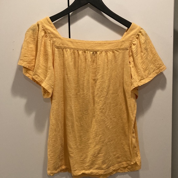Soft yellow top from Loft size small - Picture 4 of 4